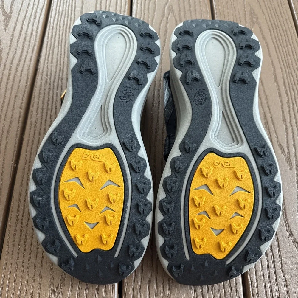 Teva Aventrail R2T Black/Sunflower Trail Running Sandal Mens US Size 10.5 New